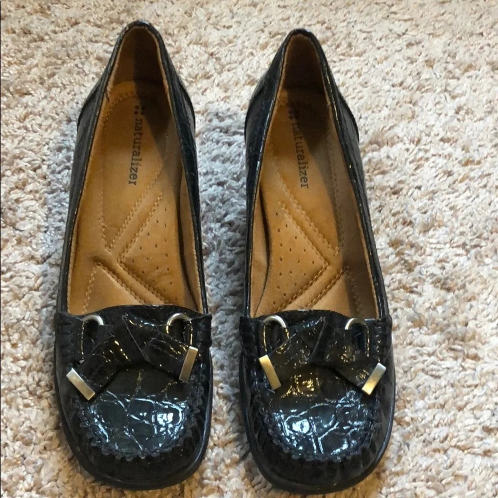 Naturalized Clogs - Picture 2 of 6